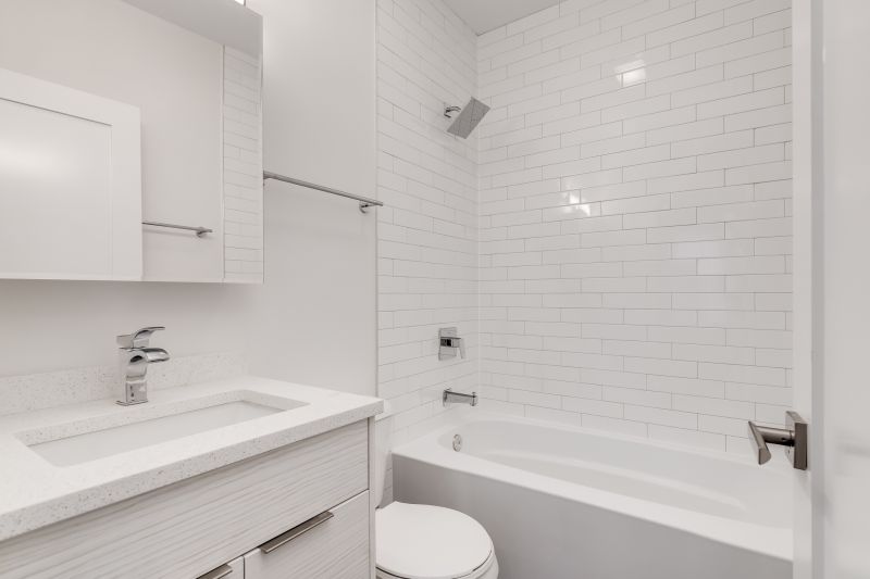Best Bathtub Refinishing Contractors in Madison, TN